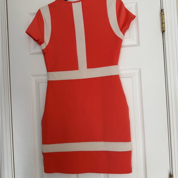 Romeo & Juliet Couture Coral and Beige Mini Dress - Picture 2 of 3